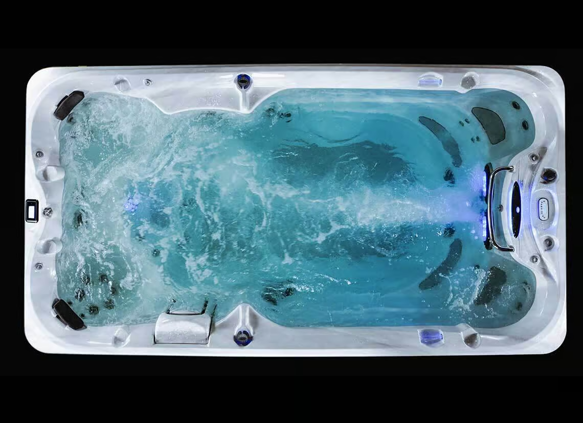 Spa de nage Jacuzzi® zone de nage 323 cm de long